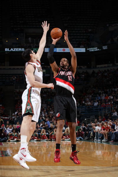 他冷静沉着 他冷静沉着